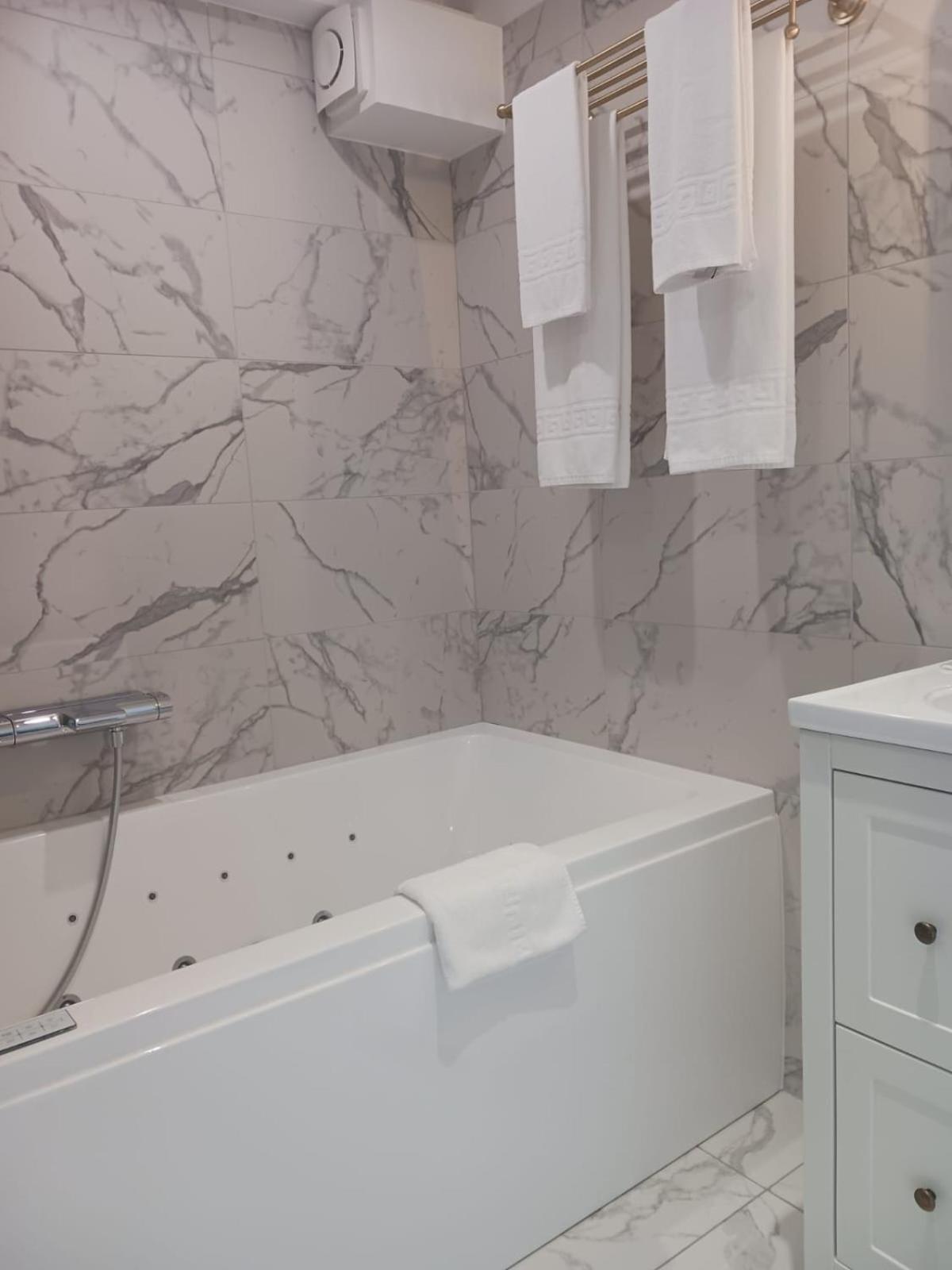 Bed and Breakfast Touraco Villars-les-Dombes Exterior foto